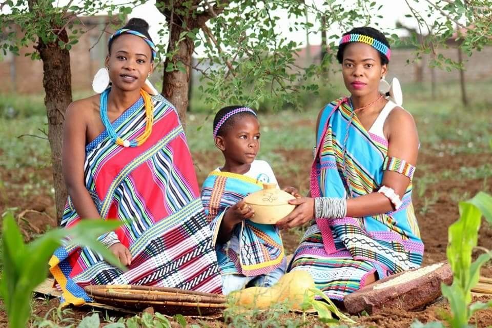 Vhavenda: Mvelele, Luambo na Zwiliwa Zwo Dzikaho u Bva Kale